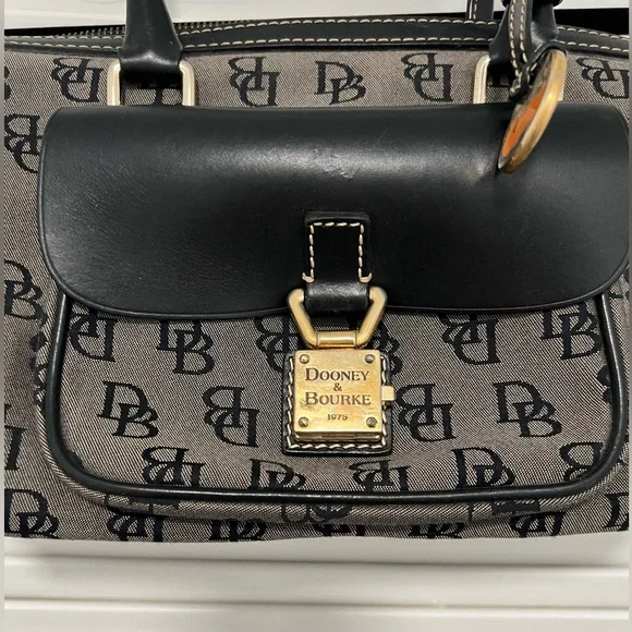 ‼️Final Price‼️Dooney & Bourke vintage canvass logo handbag - Picture 6 of 9